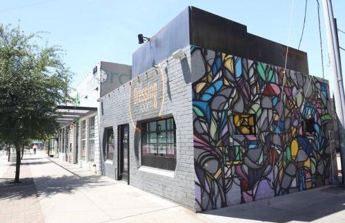 Retro Studio in the Heart of DTPH - Very Walkable - Photo 14