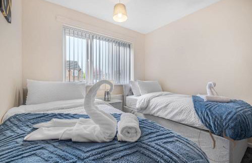 Group-Friendly 3BR Near Dudley + Parking - Foto 18