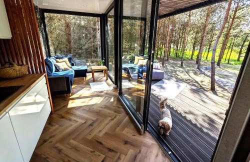 Przeszklony Tiny House w Lesie - Foto 9