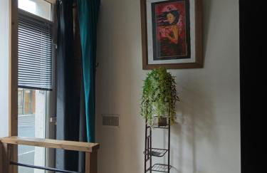 CHARMANT STUDIO à 2 pas de NAVAL GROUP au coeur d une rue commerçante - Foto 4