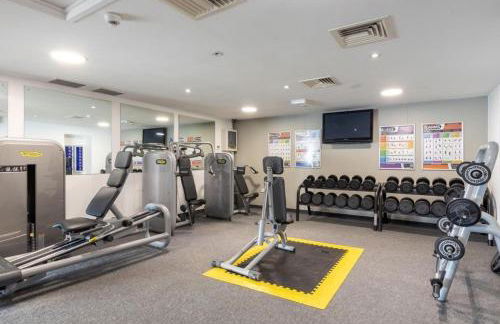 Seashell House with SEA VIEWS and FREE GYM POOL PASS - Photo 25