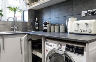 Cosy 4-Bedroom Apartment next to Borough - Foto 51