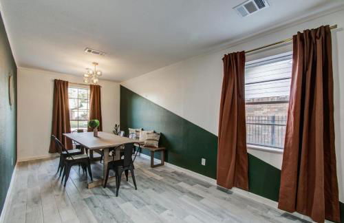 5-BD 2-BA Tranquil Retreat ft Jacuzzi & Playground - Foto 9