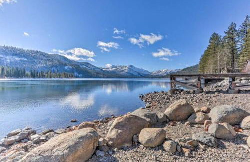 Modern Gambrel Cabin Near Ski Resorts - Photo 25