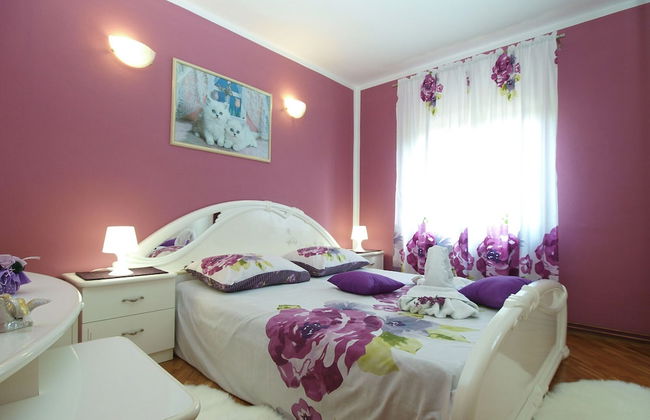 Apartment 1862 - Photo 2