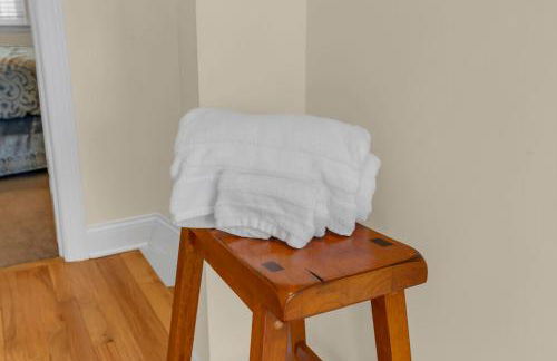 Rooftop Townhouse with 360 Views and Free Parking - Foto 32