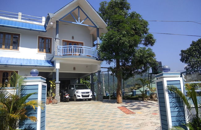 Room-1 Bedroom With Balcony Mountain Vie - Photo 5