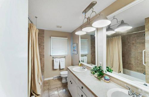 5 BR lakefront home with swim dock bunk room High Speed WiFi - Foto 16