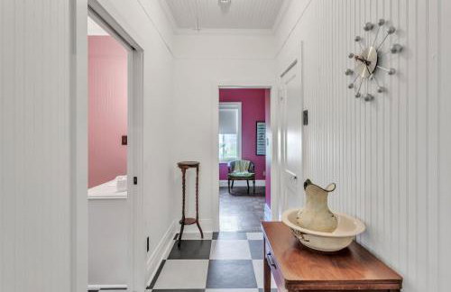 Retro Revival with Modern Comfort - A Mid-Century Gem in Gonzales LA - Foto 15