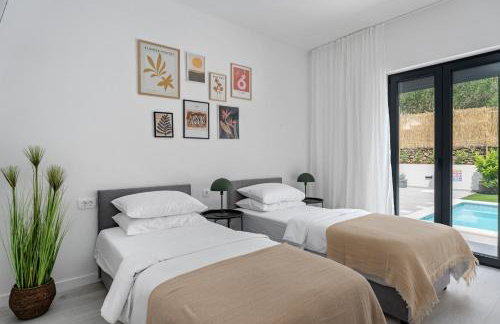 Apartment Gironi with Pool, Jacuzzi - Photo 26