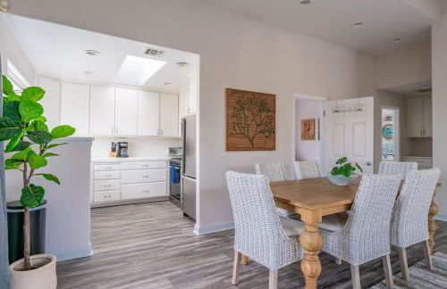 Sunlit La Jolla Village Gem with Peak Ocean Views - Photo 9