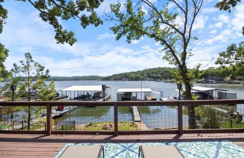 Pet-Friendly Lakefront Home in a Quiet Cove w/ Netflix, Outdoor Seating, Boat Slip - Foto 41