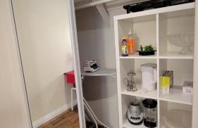 Adorable modern guesthouse with full kitchen - Foto 13