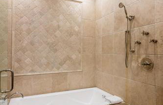 Logan Blvd Luxury! Enjoy the Well-Equipped Kitchen and Prime Location apts - Foto 17