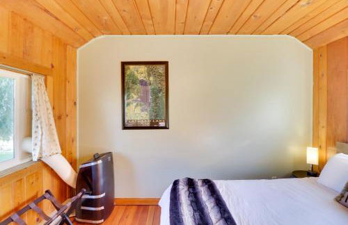 Lakeside Cabin with Beach about 14 Mi to Ski Area! - Foto 12