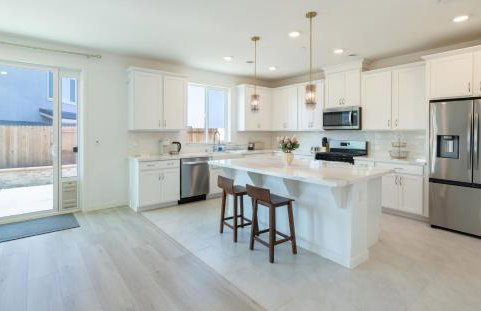 Modern Charming 4BR Home, Family Friendly, Office Space, Fast WiFi, Free Parking - Foto 1