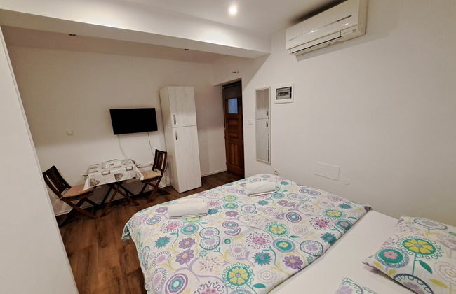 Studio Leo Apartment - Photo 15