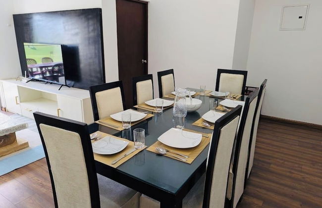 Luxurious 3 Bedroom Apartment - Foto 15