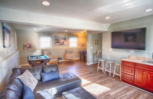 Gorgeous beach house with large pool & private beach, just 3 blocks away!! - Foto 32