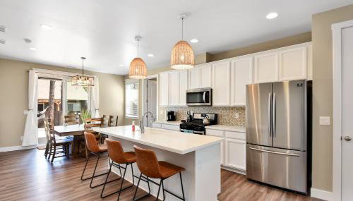 Windtree Retreat Hot Tub Pet-Friendly Fire Pit Near Downtown - Foto 2, Other