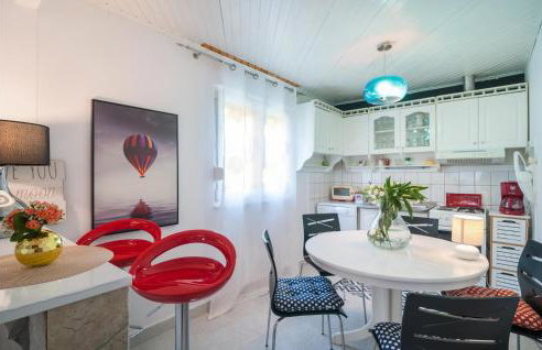 Cozy Home In Hrvace With Jacuzzi - Foto 2