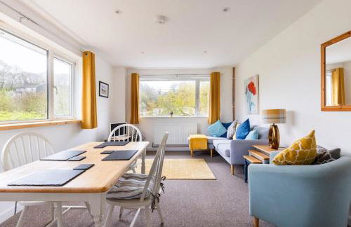 The Old Salt Store, 2 bed apartment with stunning river view - Photo 24