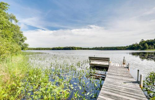 Pier and Lake-View Patio Wisconsin Northwoods Cabin - Foto 2