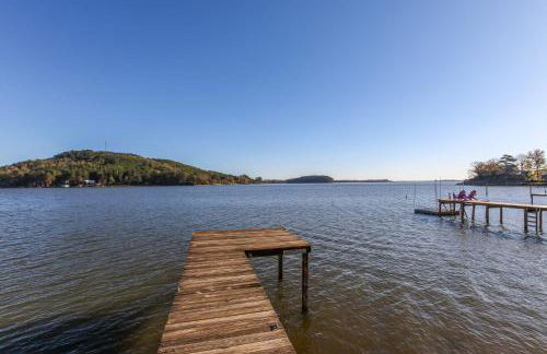 House #04 - Happy Camper-(No Pets) -Private Pier - Photo 4