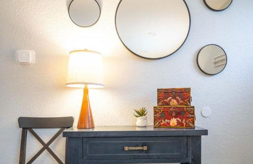 Private Upper Unit Home, Pet Friendly, Min to DT - Foto 10