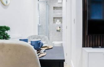 The Rye Retreat - 1BR Modern Design with Smart TV & Secure Underground Parking in Central High Wycombe HP13, Sleeps 3 - Foto 15