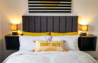 Bee At Home - Photo 1