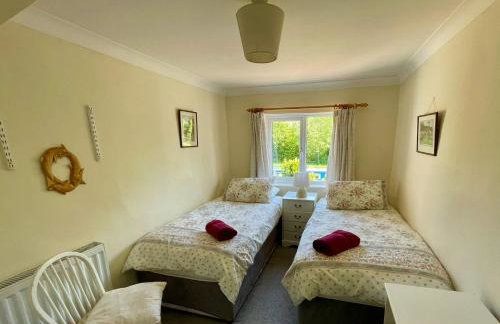 Waterside Cottage - Sleeps 11 on Grand Union Canal - Photo 14