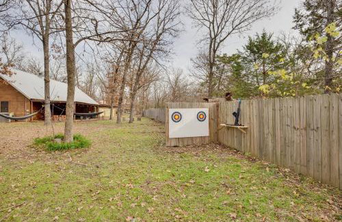 Near Lake Fork Home with Fire Pit in Yantis! - Foto 32