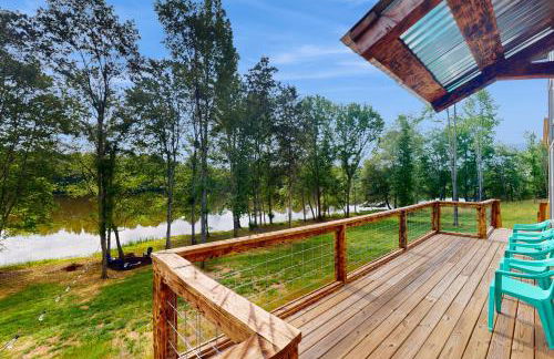 Family Fun! Riverside Home with Fire Pit - Foto 2