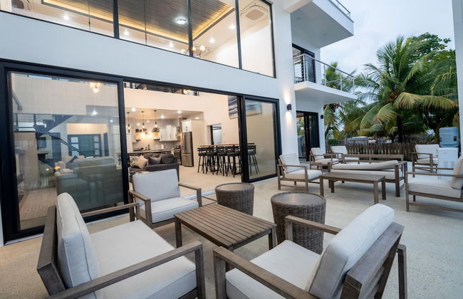 Spacious 4-bed Villa in Placencia Village w Pool - Foto 37