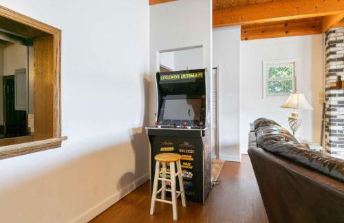 Lakefront Home with Huge Views and Great Fishing - Photo 18