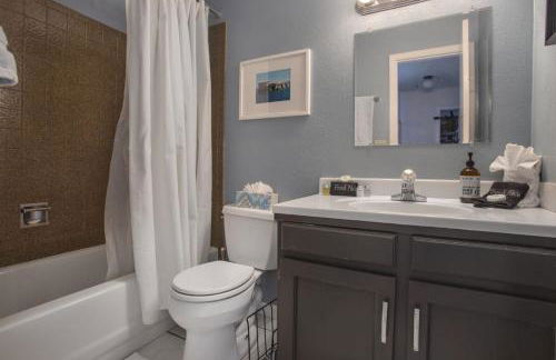 5 bedroom, 7 beds, 3 bath - Sleeps 12, Great for Families - Photo 19