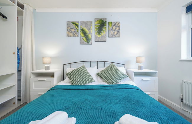 Crawley Stainer 1-bedroom With Parking and Garden - Foto 3