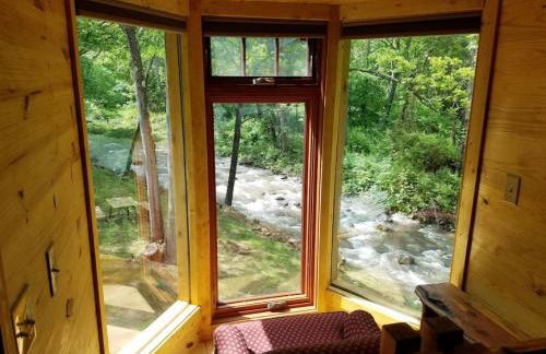 Log Cabin on the River - Foto 13