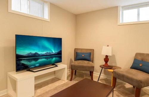 Basement Falls Church Free Parking - Foto 6