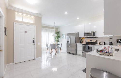 4br House w Perfect Location Pool and Much More - Foto 8