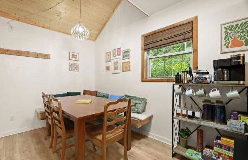 Cozy Mountain Chalet With Hot Tub Outdoor Movie Screen And Fire Place - Foto 23