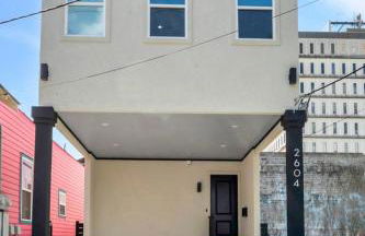 Mid-City Stay w Balcony Jazz Fest Ready - Foto 33