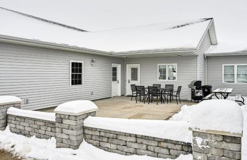 Near Shipshewana and Amish Country Patio and Grill! - Foto 18