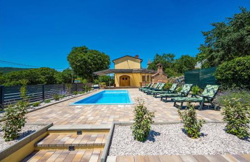 Lovely Home In Susnjevica With Kitchen - Photo 1