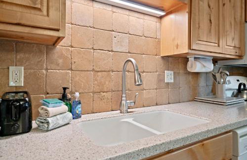 Trapper 8: Cozy 4-Bedroom Condo, 1 Minute to Yellowstone, perfect for 8 guests. - Foto 41