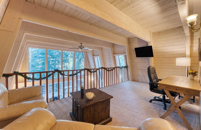Lundy Bearden Serene Tahoe Retreat With Deck, Fireplace, and Forest Views - Foto 21