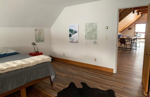 Charming barn loft - all amenities on 60 acre farm in the White Mountains of NH - Foto 3