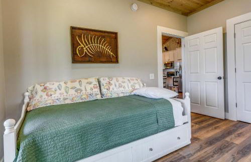 Escape to Nature Lakefront Jay Cottage with Views! - Foto 4