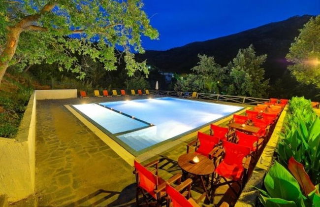 Hotel pool bar Tsigoura - Foto 1